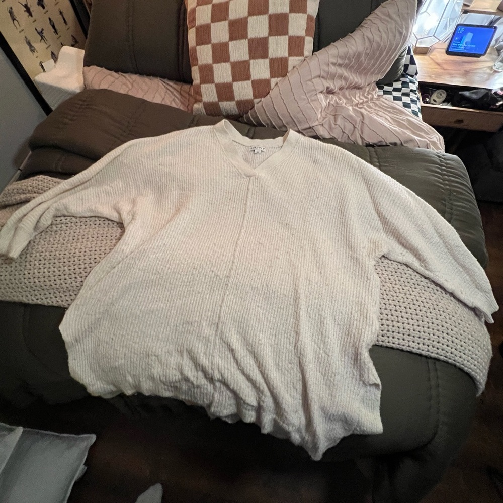 Ava & Viv Cream V-Neck Sweater